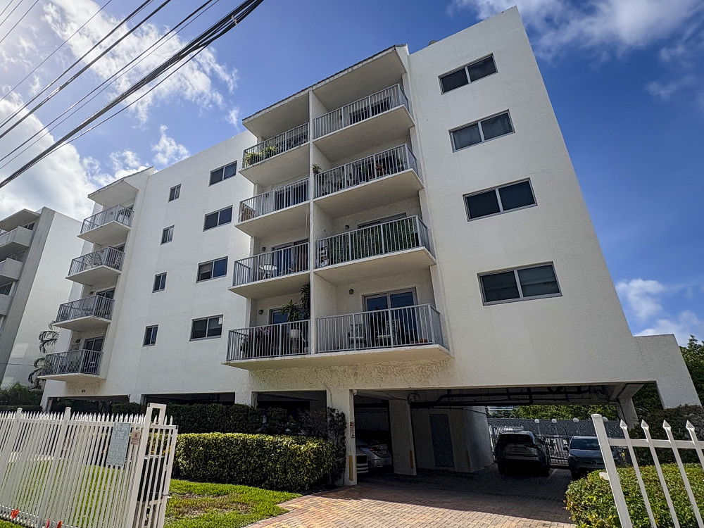 Arcadia Condo photo 2